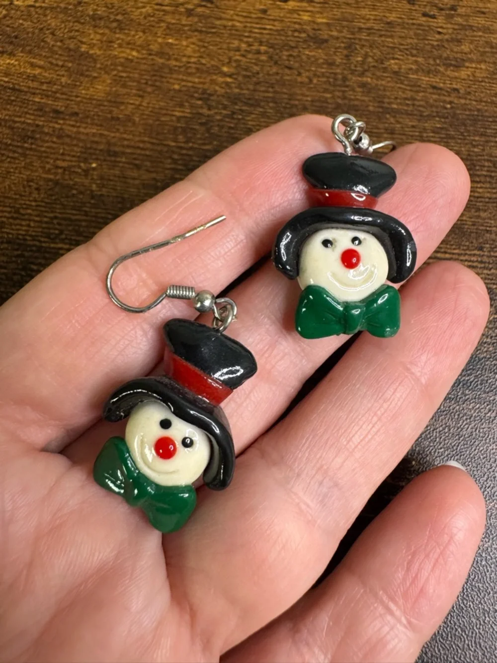 Cute Snowman Top Hat Dangle Earrings - Black, Red, Green - Picture 5 of 5